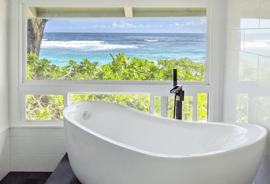 bathtub ocean view