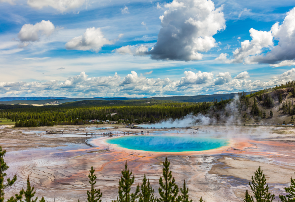 grand prismatic spring yellowstone