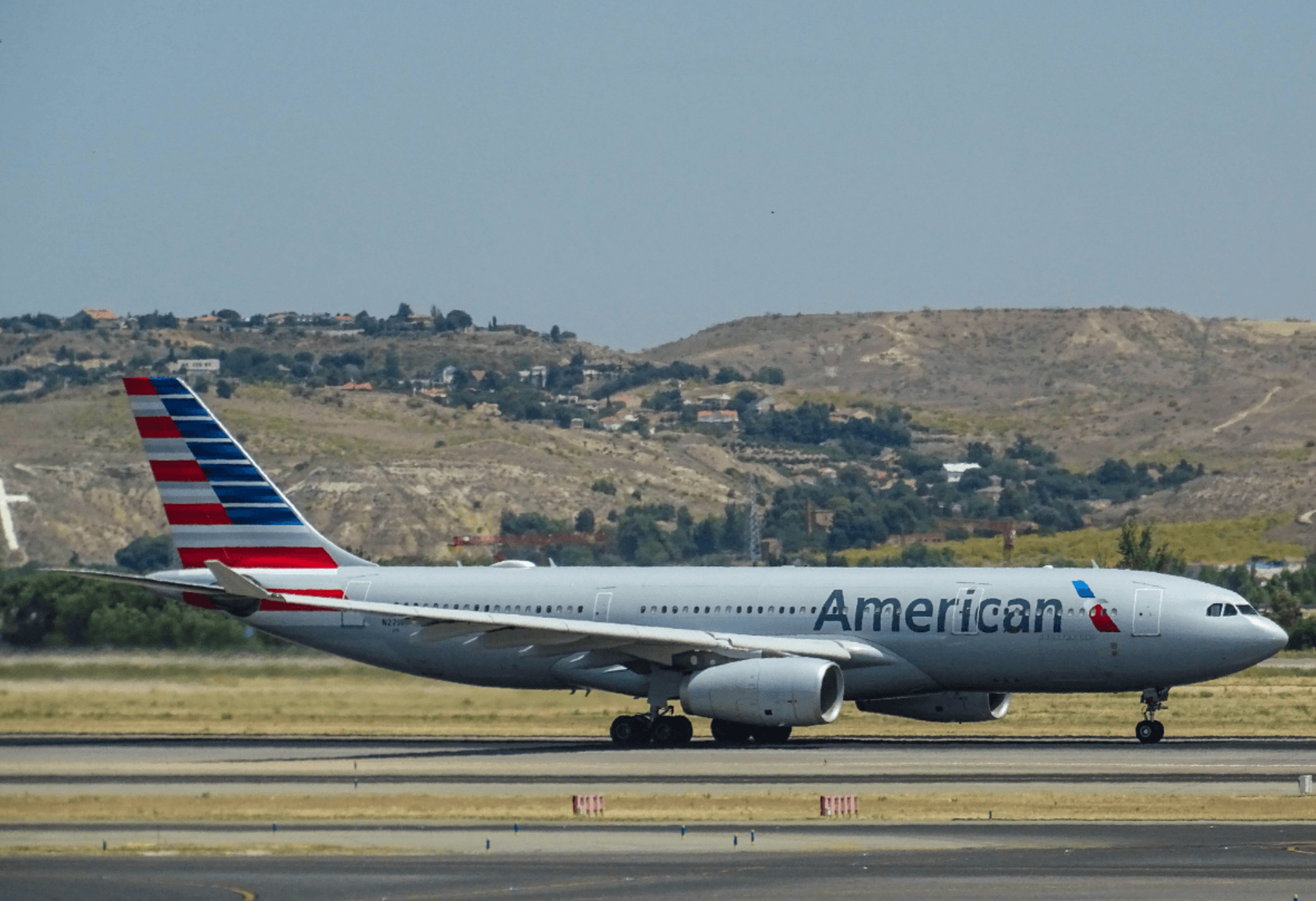 american airlines plane on runway