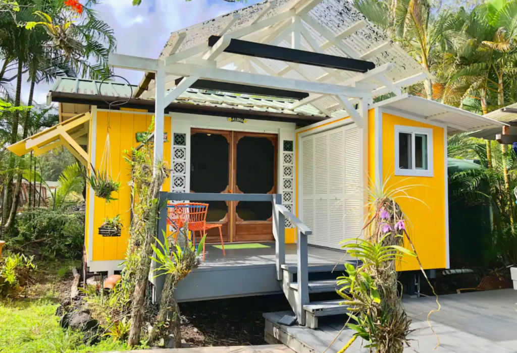 yellow guest suite with lanai