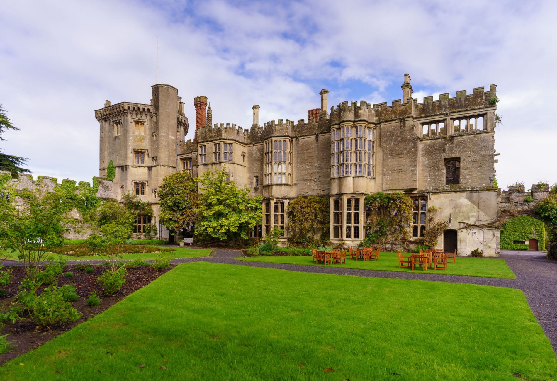 Thornbury castle grounds