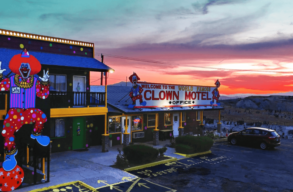 the clown motel