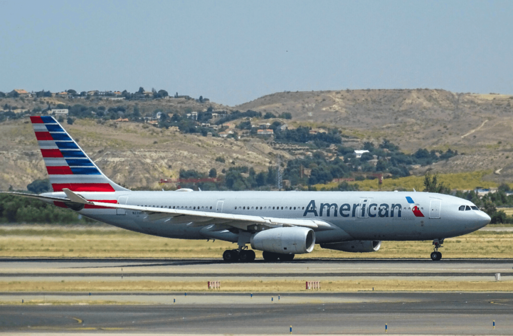 american airlines plane