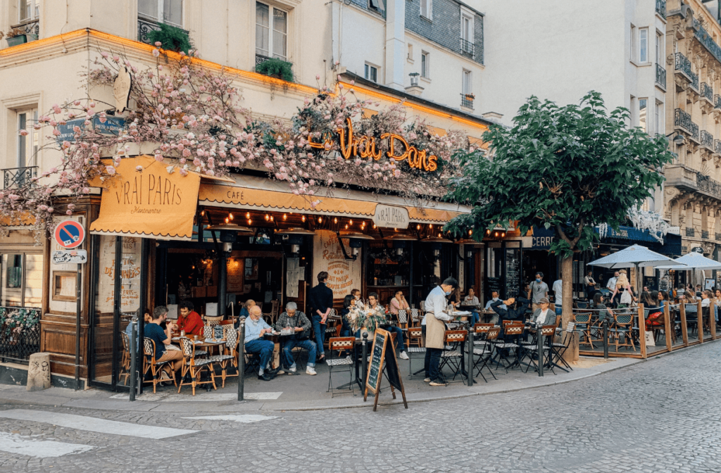 tourists eating cafe