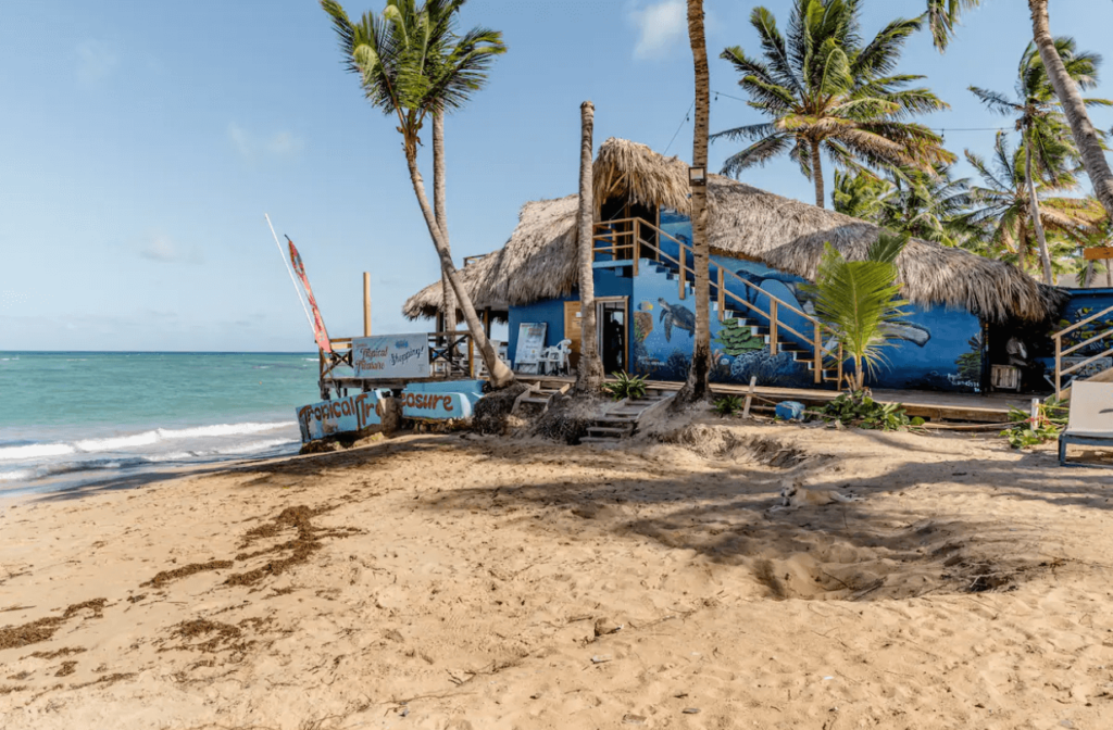 dominican republic beach hut