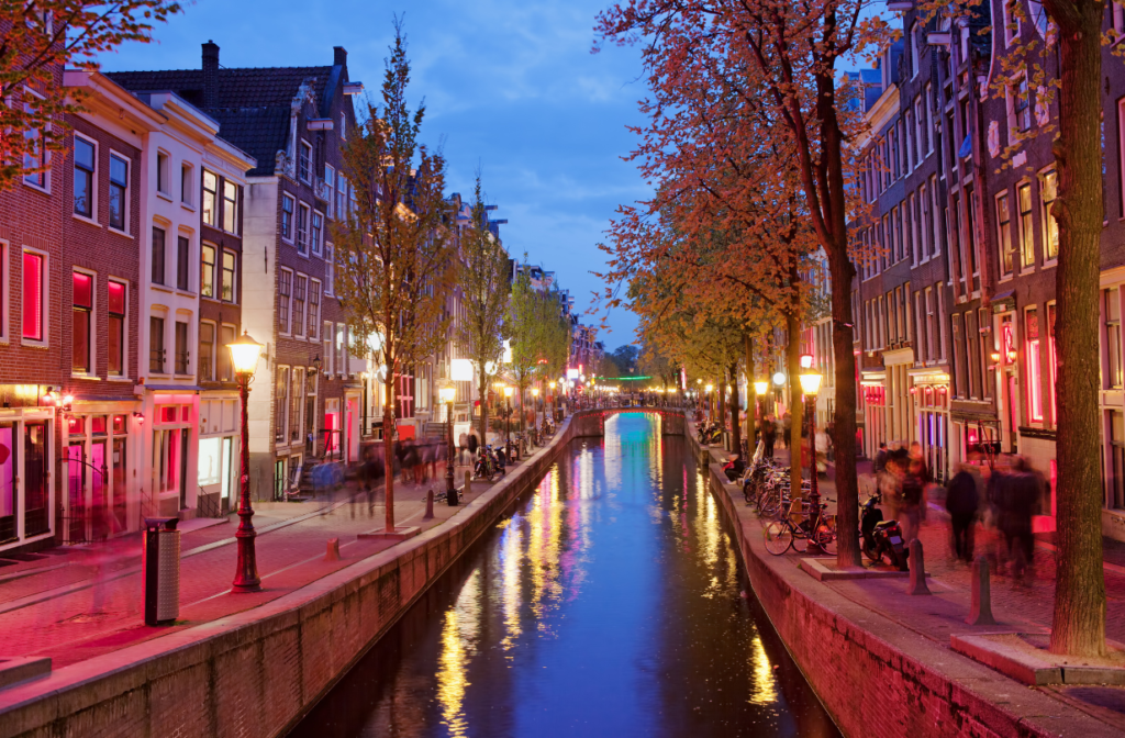 amsterdam canal at dusk