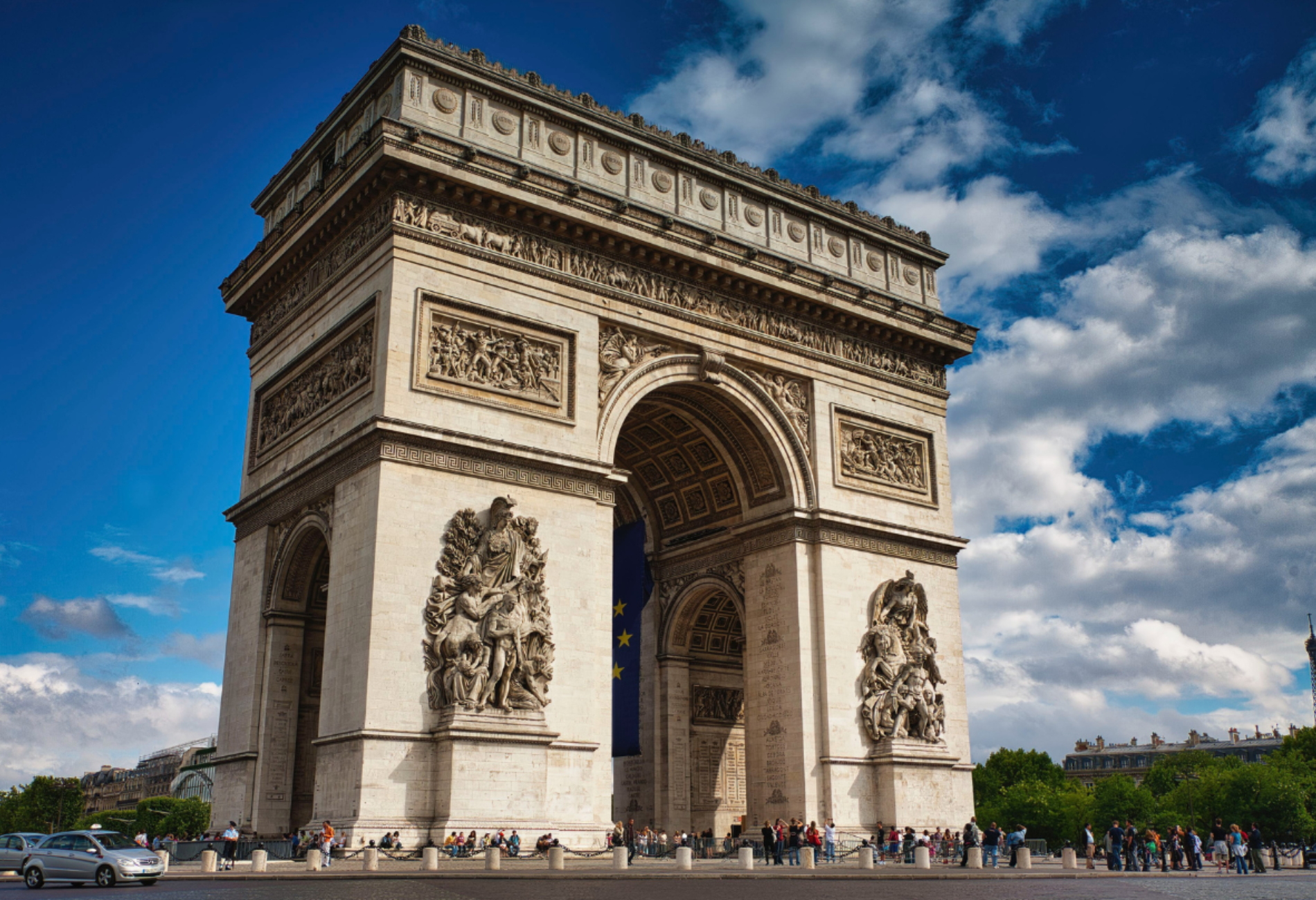 view of the arc de triomphe