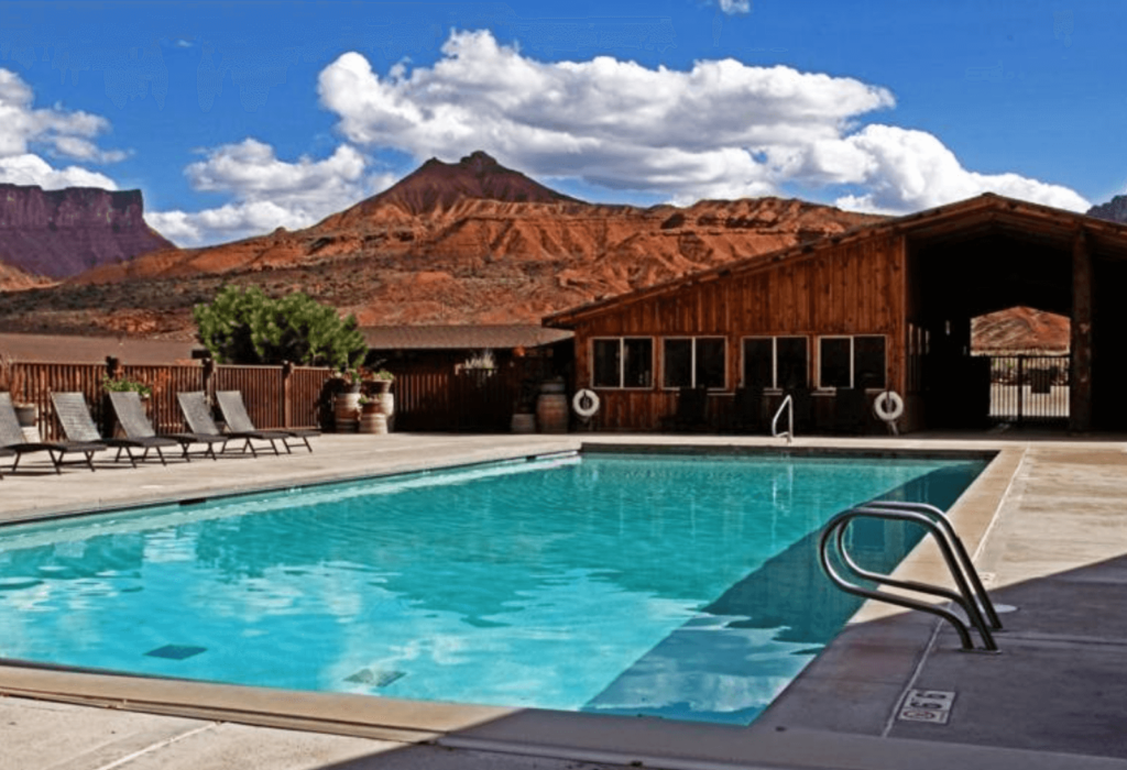 red cliffs lodge