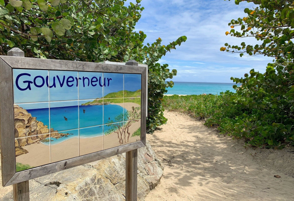 Entrance of Governeur Beach