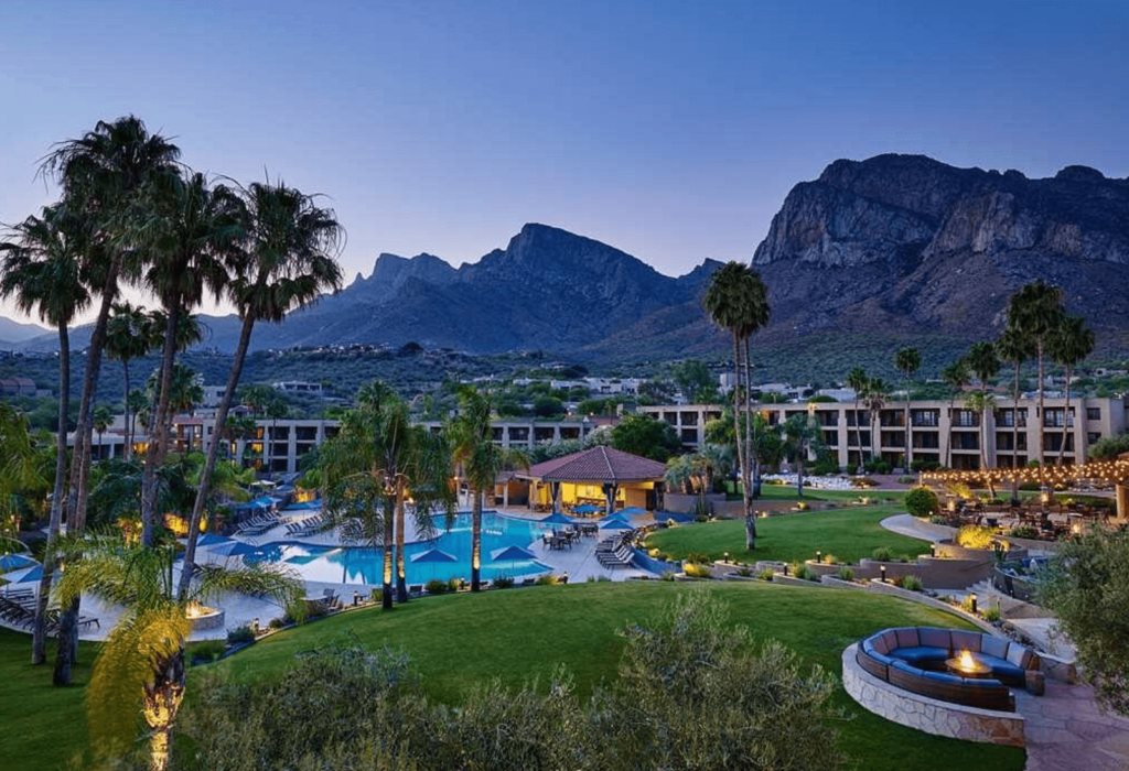 El Conquistador Tucson resort with mountains in background