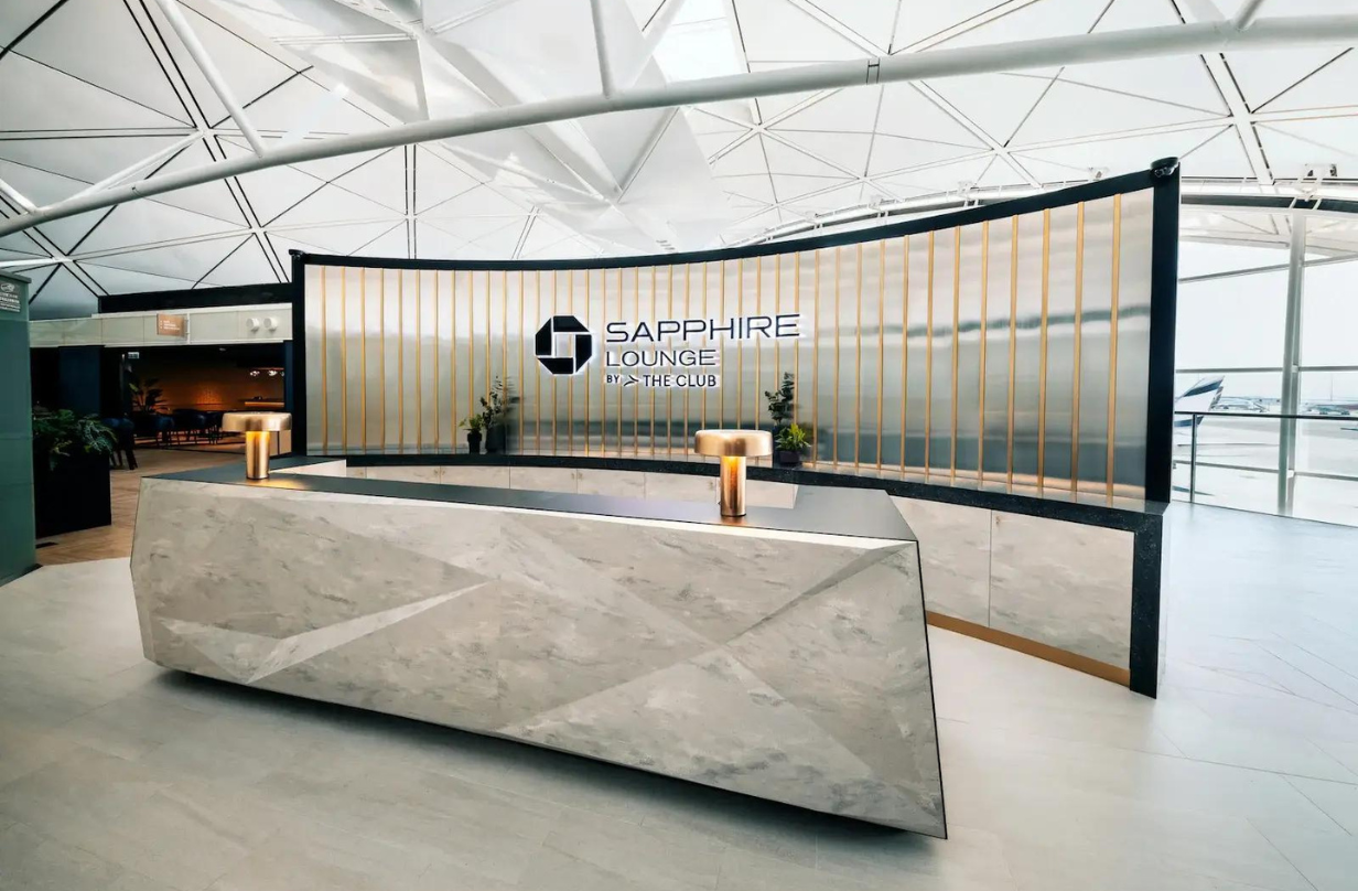 chase sapphire lounge in hong kong airport