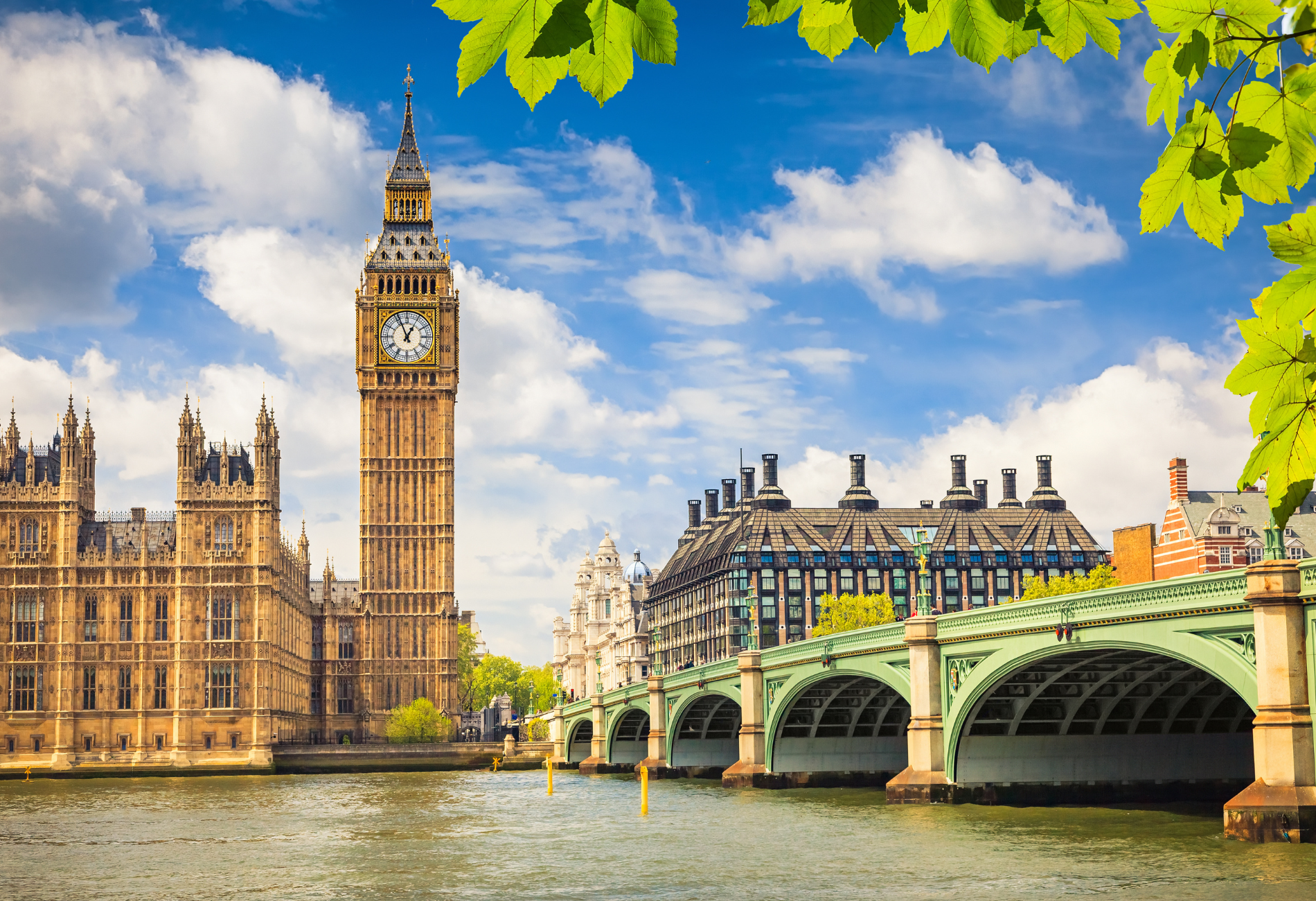 London Bridge and Big Ben viewing for story on Taylor Swift ticket giveaway