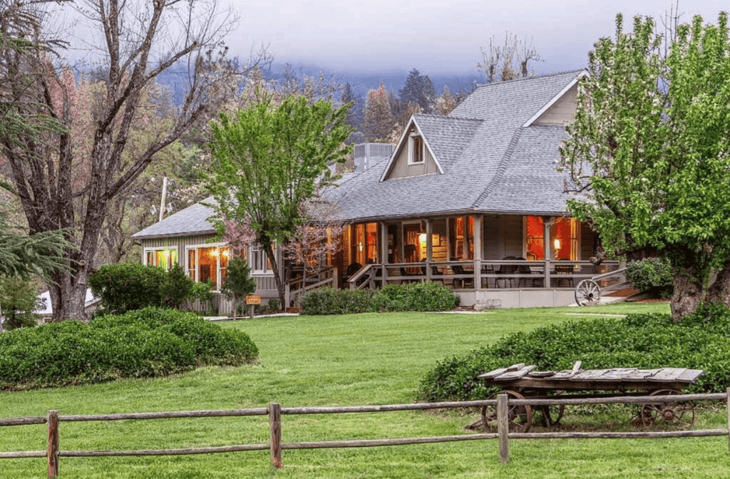 The exterior of Sierra Sky Ranch near Yosemite National Park