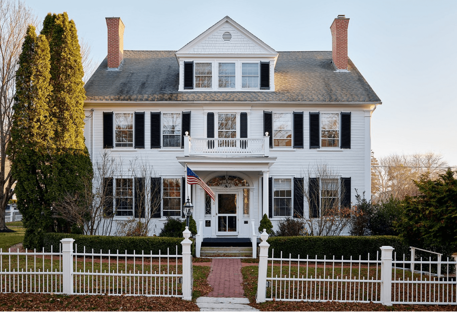 The exterior of one of the Kennebunkport Captains Collection in Maine