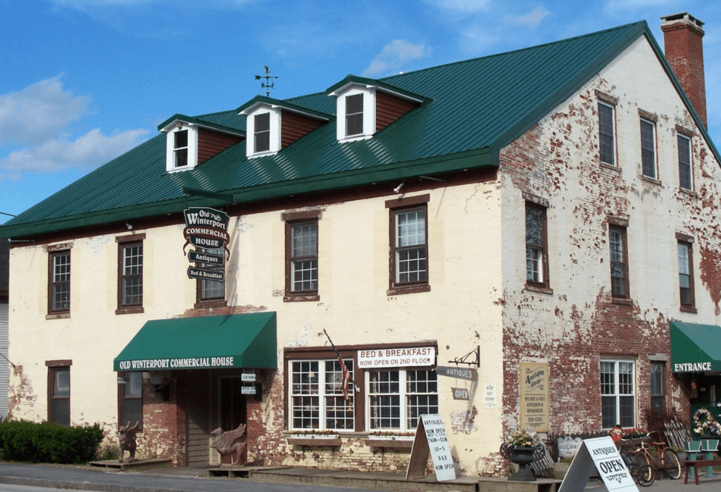 The exterior of the Old Winterport Commerical House in Maine