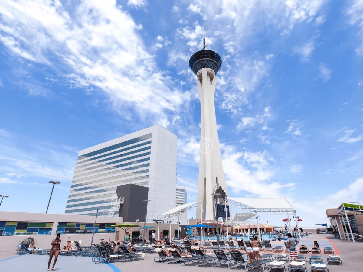 the tower of the strat hotel in Las Vegas